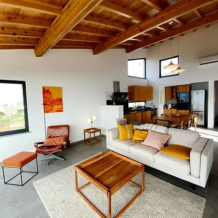 Casa de Férias Moradia Alegre Com Vista Deslumbrante *