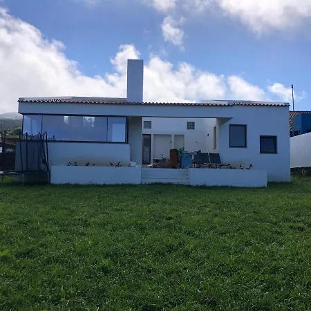Casa de Férias Moradia Alegre Com Vista Deslumbrante
