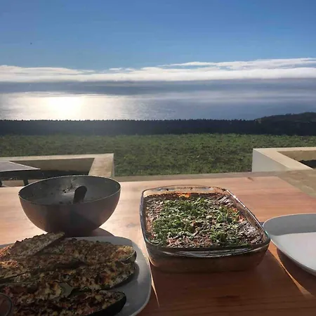 Moradia Alegre Com Vista Deslumbrante