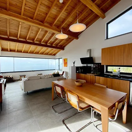 Moradia Alegre Com Vista Deslumbrante *