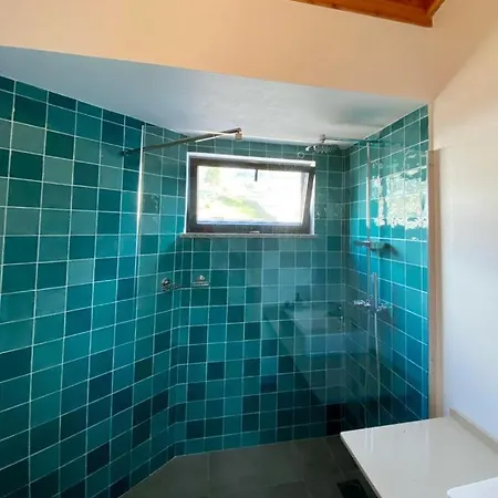 Moradia Alegre Com Vista Deslumbrante