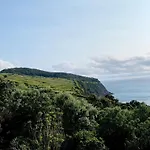 Moradia Alegre Com Vista Deslumbrante Semesterbostad