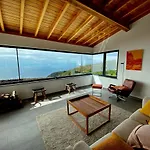 Semesterbostad Moradia Alegre Com Vista Deslumbrante