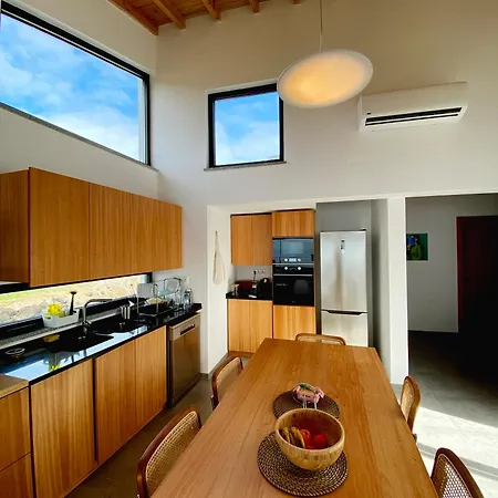 Moradia Alegre Com Vista Deslumbrante Holiday home *