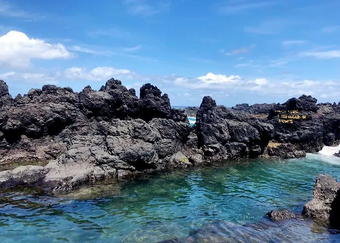 Moradia Alegre Com Vista Deslumbrante Vakantiehuis Serreta