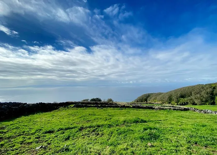 Moradia Alegre Com Vista Deslumbrante Vakantiehuis *