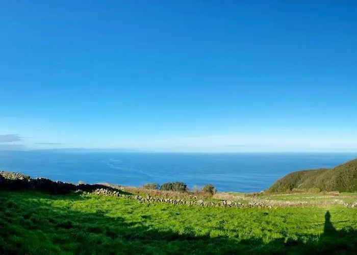 Moradia Alegre Com Vista Deslumbrante Vakantiehuis Serreta