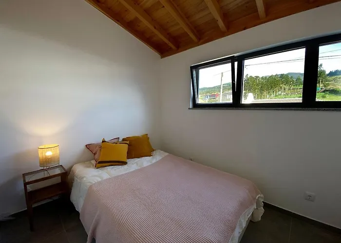 Vakantiehuis Moradia Alegre Com Vista Deslumbrante Serreta