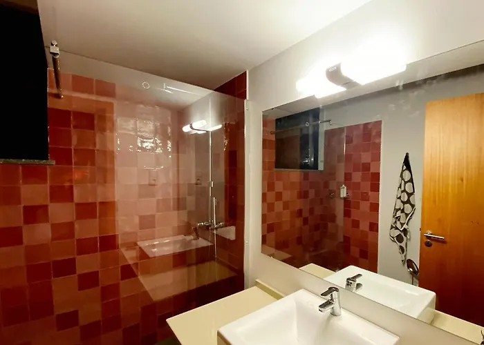 Moradia Alegre Com Vista Deslumbrante * Serreta