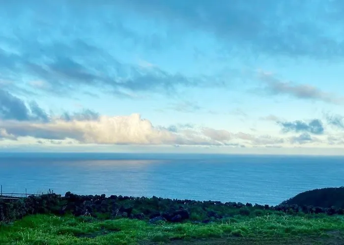 Vakantiehuis Moradia Alegre Com Vista Deslumbrante Serreta