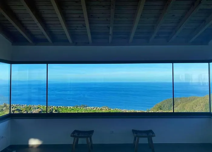 Moradia Alegre Com Vista Deslumbrante